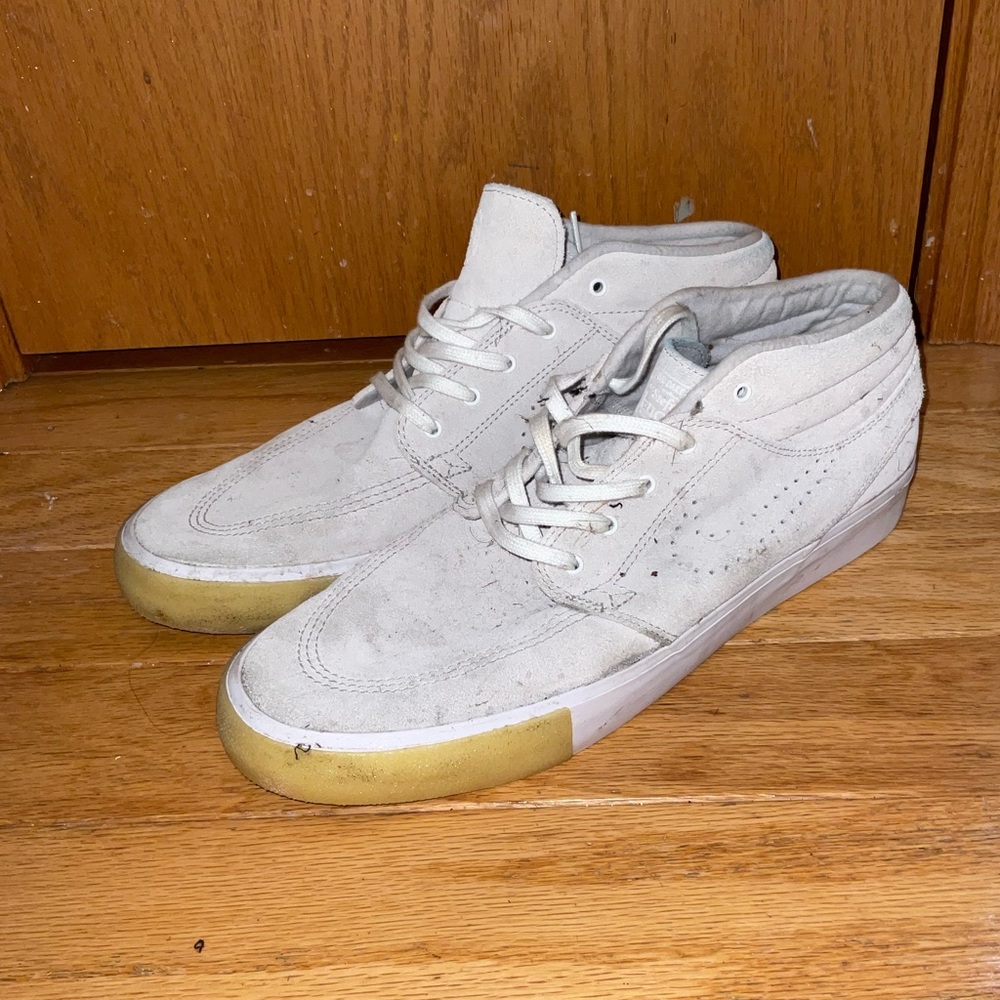 Mens Nike mid tops